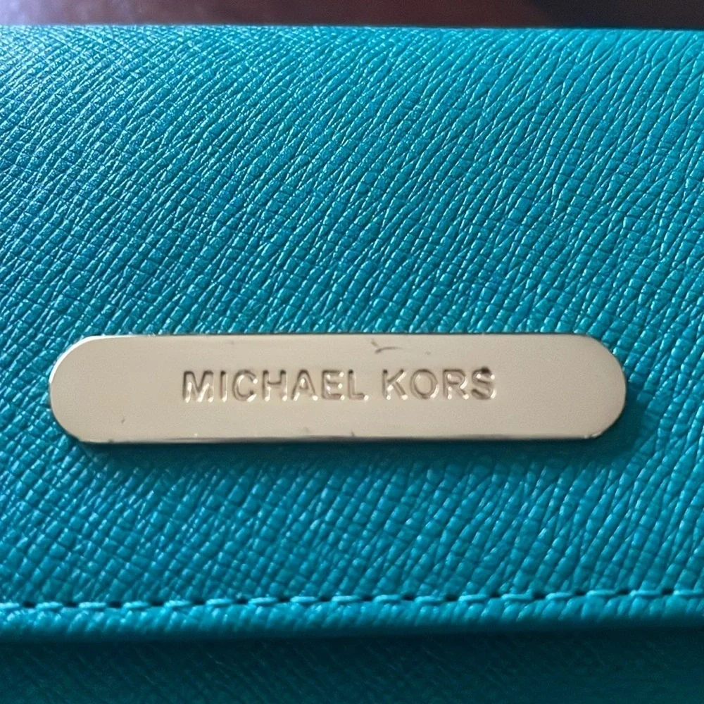 MICHAEL KORS Wallet multi card holder zip change compartment gold hardware